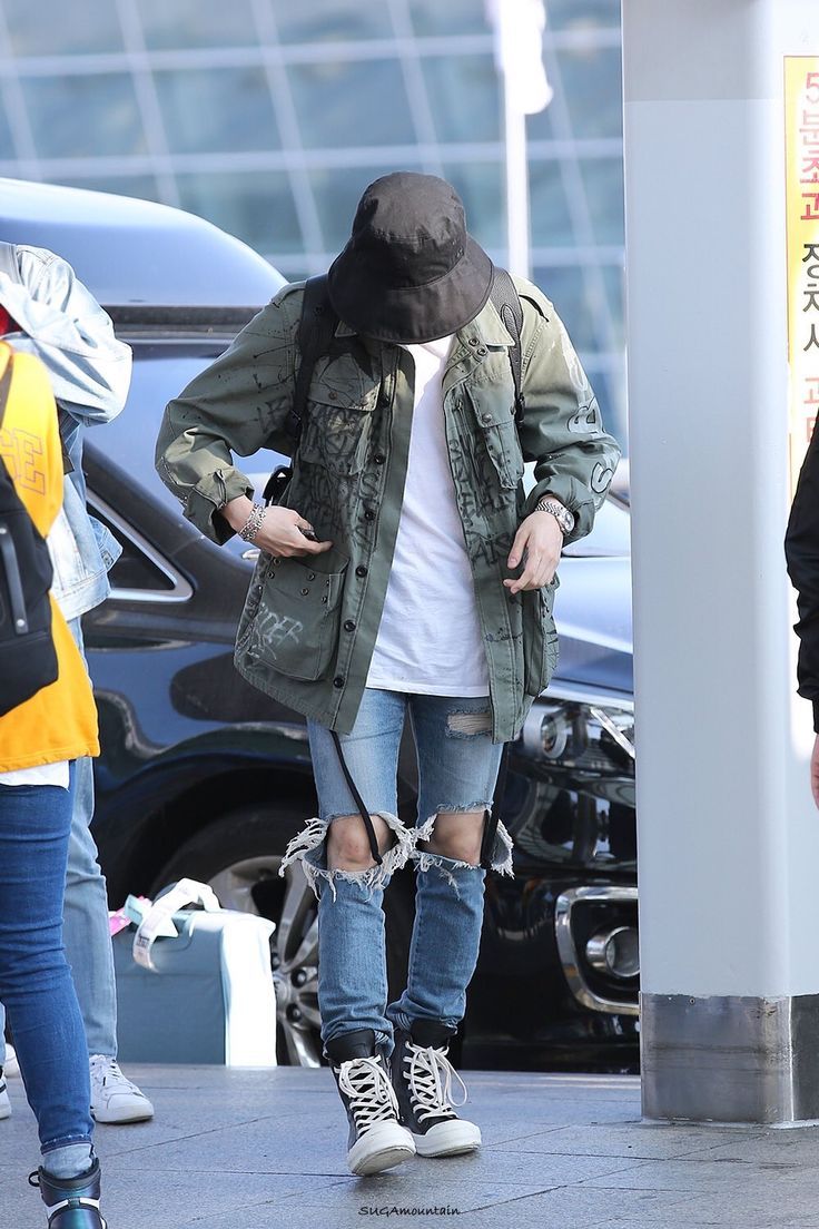 BTS Suga's airport fashion looks