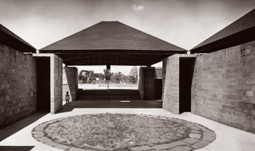 Trenton bath House Louis Khan  | New Jersey | 1955 source 1,2