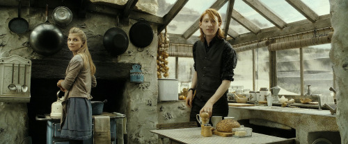 shell cottage kitchen | harry potter and the deathly hallows