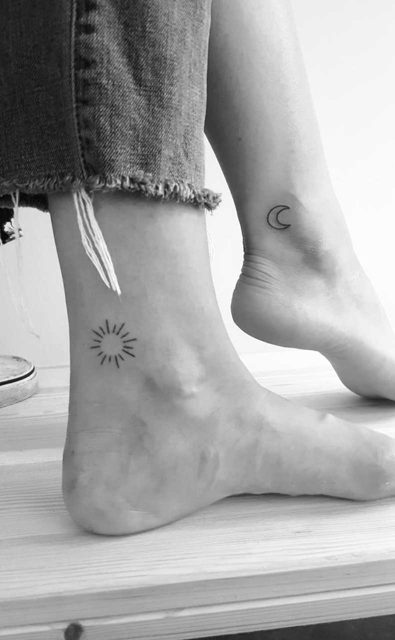 Learn 97+ about flower ankle bracelet tattoo super cool - in.daotaonec