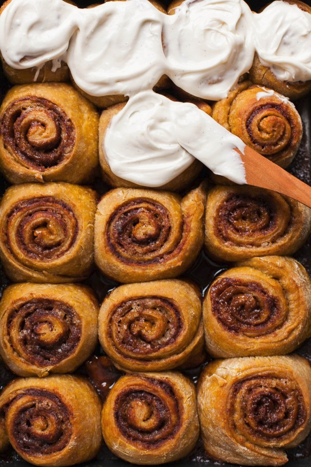verticalfood:Cinnamon Rolls with Vanilla Bean Rum Frosting  oh yes