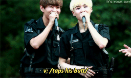 yoongi rapping the intro & in which i am taehyung © ©