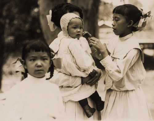 Ernest Marquez CollectionMothers and children, Old Chinatown, Los Angeles, 1915.The Huntington