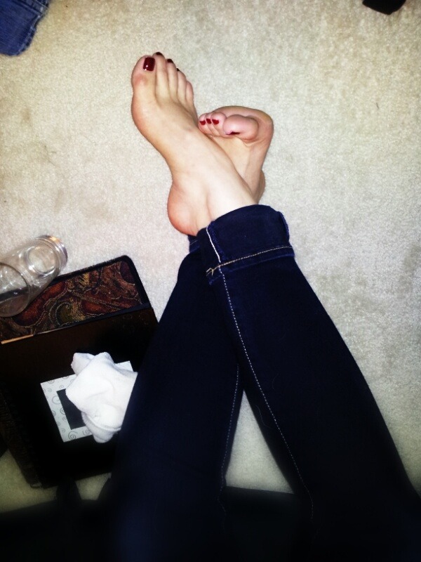 lilithdiana:  New toe color, OPI’s I’ve got the blues for red.