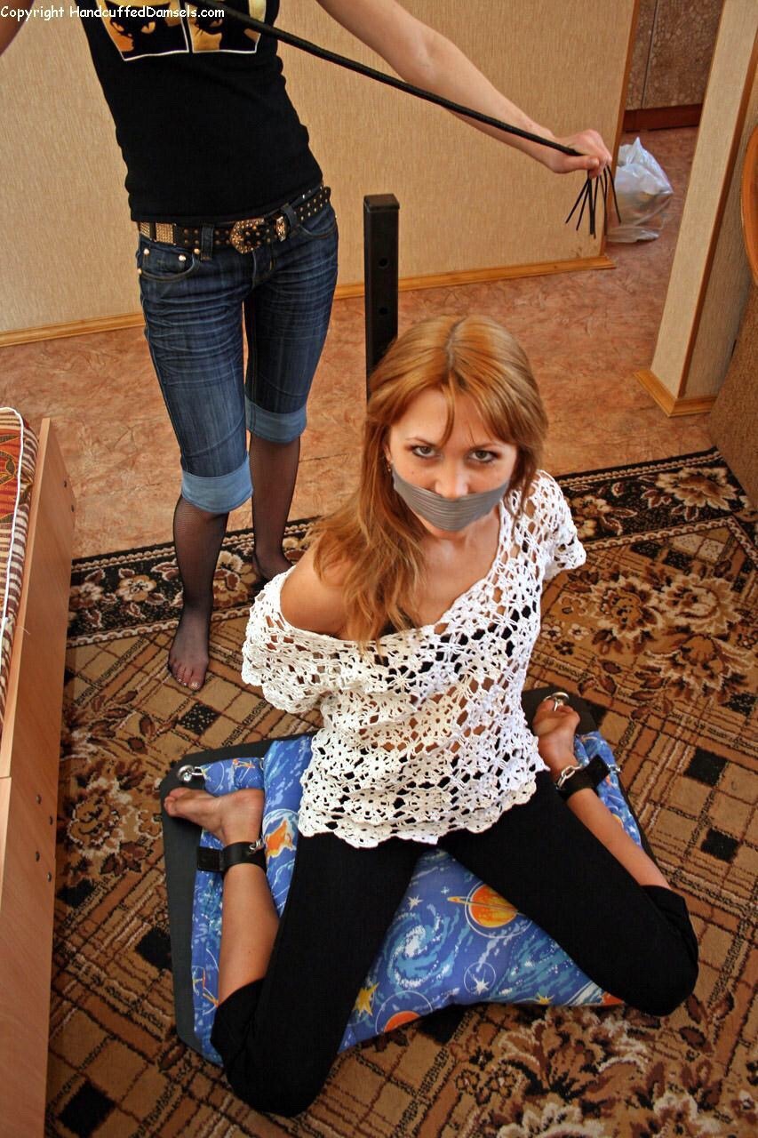 kiltedpatriot:  barefootinmate:Beth was cool enough with the idea of being dominated