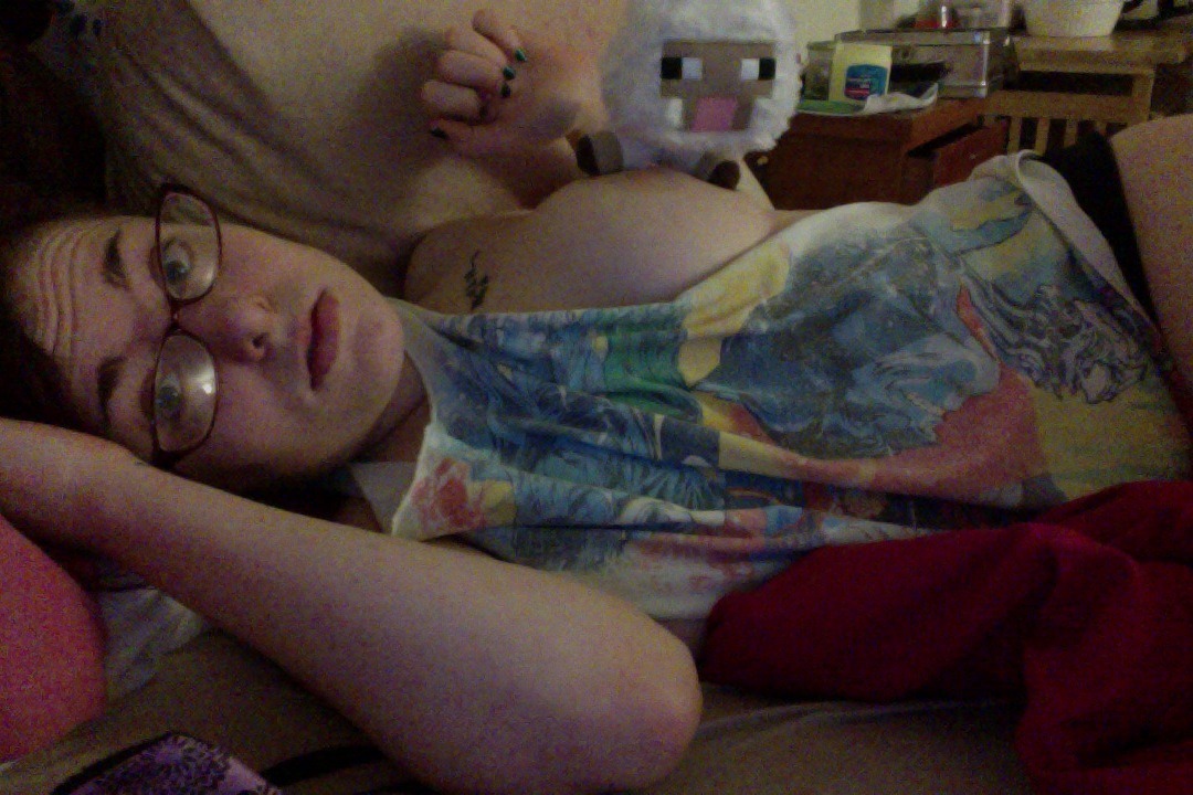 alphacakes:  Sleepy and hanging out with Fredrick.