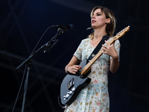 circusofsound:Ellie Rowsell of “WOLF ALICE” live at the Download Festival in France June 2018…..phot