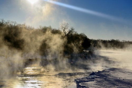 richherrmann:Cedar River when the air temp was -11 degrees.