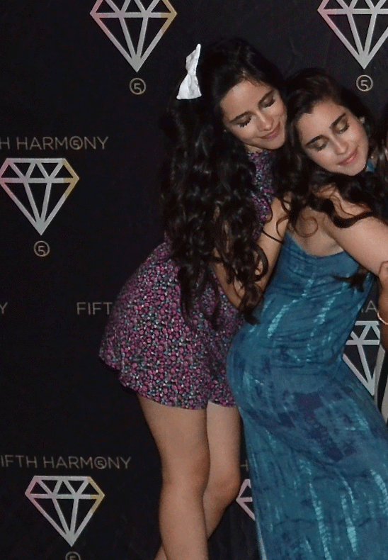 cabelloisms:  Camren   the back hug thing