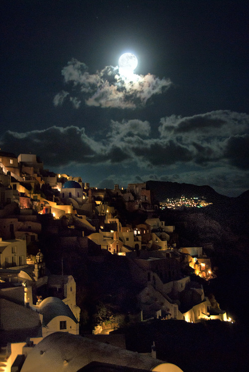 santoriniisland:  Oia Under Moonlight (by Marcus Frank) 