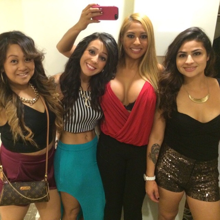 girlsblownaway:  Obvious.I’ve got a whole bunch of submissions which I’ll work