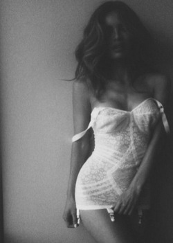 theindifference:  laidbareerotica:  Lace