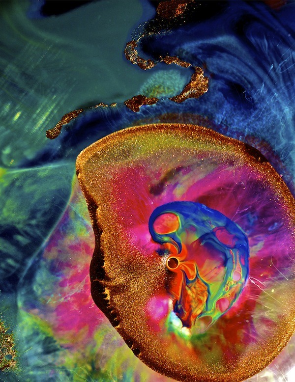 f-l-e-u-r-d-e-l-y-s:   Mesmerizing Psychedelic Photo Series by Pery Burge chronoscapes