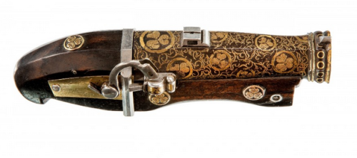 Rare gold decorated Japanese matchlock pocket pistol, 19th century. For sale: £9,500