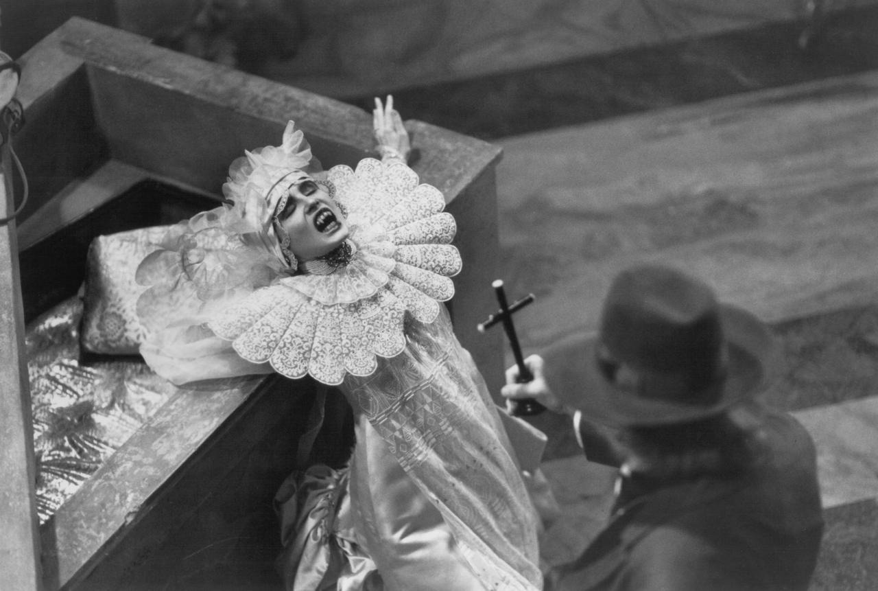 90smovies:  Bram Stoker’s Dracula