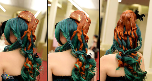 archiemcphee:This tentacular octopus hairpiece is the work of Australian artist Kirstie Williams (de