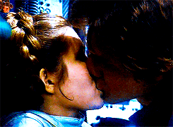 carriefishers-archive:  han/leia + being interrupted 