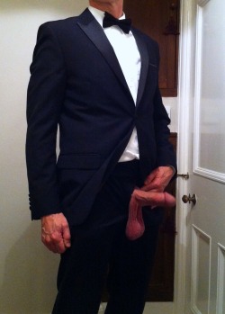 randydave69:  formal cock out pic! Dave p.s.