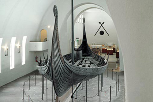 slothisticated:The Oseberg Viking Ship BurialIn 1904 a remarkable archaeological site was uncovered 