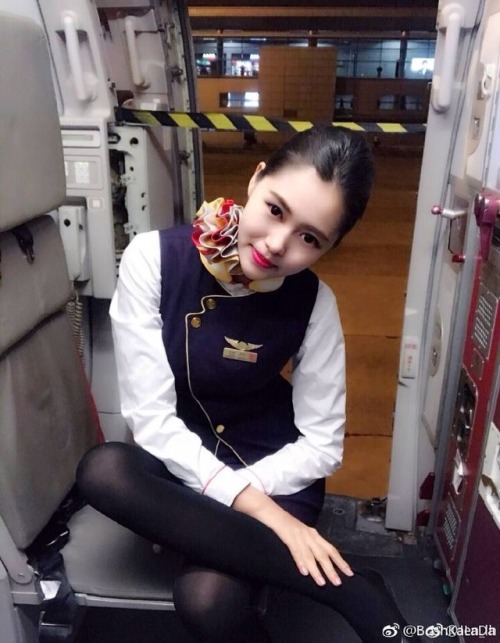 lyn900419: 蓝天航空公司的空姐