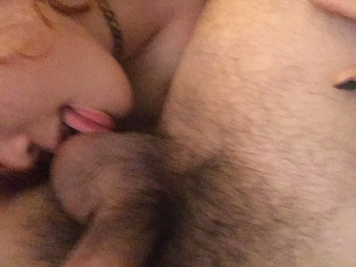 johnny280: 贱逼老婆帮我舔屁眼，你们光看不转发，我哪里有动力？？