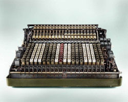 itscolossal:  The Inner Workings of Antique Calculators Dramatically Photographed by Kevin Twomey 
