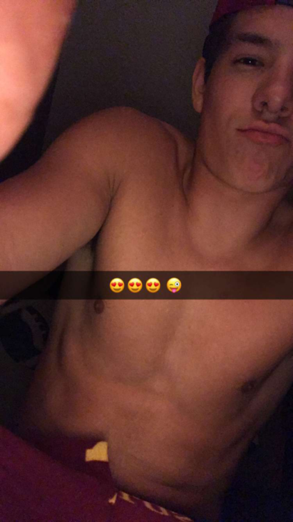 snapboysbaited:Brenden, 19 (requested). Super hot High school football player. Likes to smoke and have a good time 🤙🏻. DM me if you would like me to bait someone for you((: