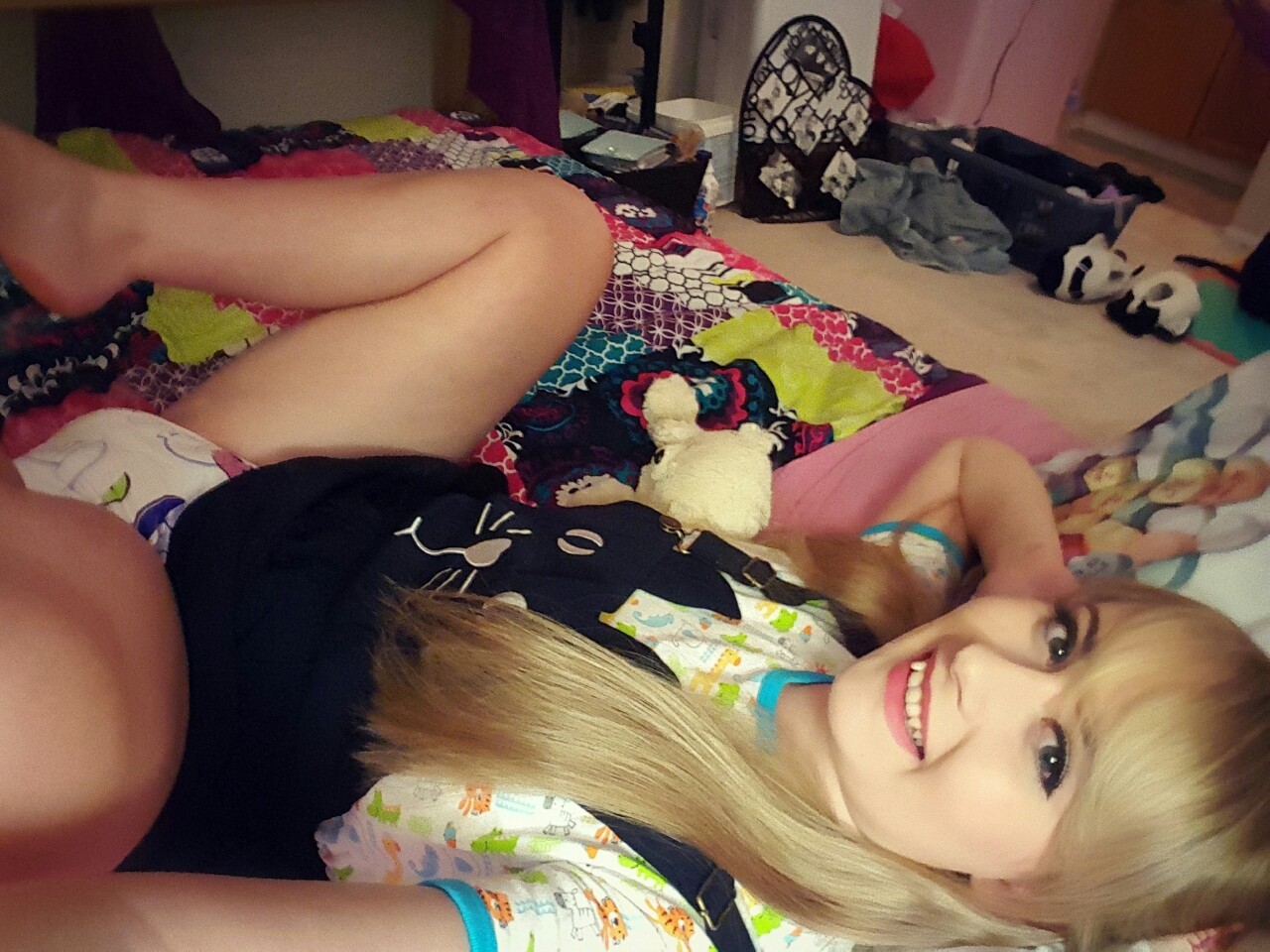 littlemisspixels:  These are from a few days ago :)… The left is me playing around