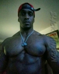michealg87:  NIGGA GOT MUSCLES ON TOP OF MUSCLES 💪😍🍆💦💦💦💦💦  Yes is so hot