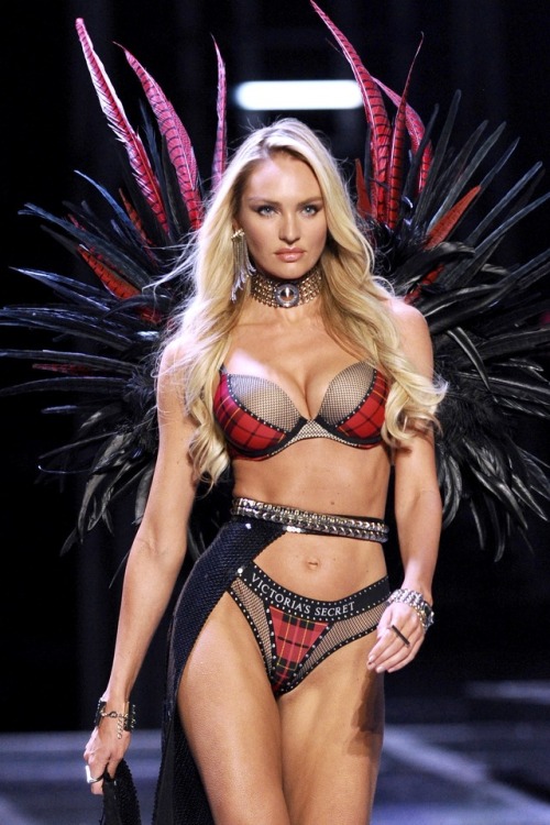 Candice Swanepoel opening the 2017 Victoria’s Secret Fashion Show in Shanghai, China in a custom VSx