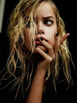 womenmanagement:  Wishing a Happy Birthday to Norwegian beauty, Frida Aasen! 