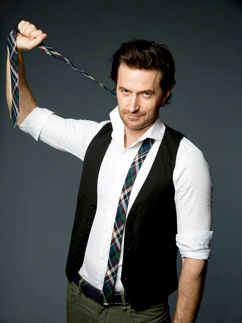 donnamissal:  Richard Armitage by Leslie Hassler 