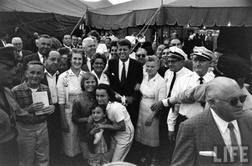 John F. Kennedy in New Jersey(Alfred Eisenstaedt. 1960?)