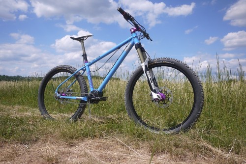 strange-measure:  Bike der Woche: Portus Cycles Pinduro – Enduro-Hardtail aus Stahl mit Getriebe