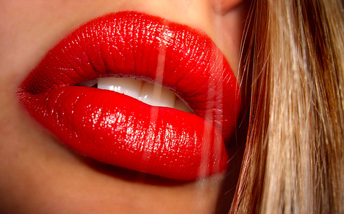 nowsexyrn:  semobimarriedguy:  flensburgpaar:  http://flensburgpaar.tumblr.com/archive/  😎💘♏  Red! 💋