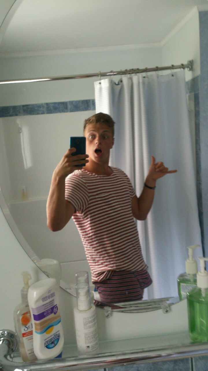 sirlightbulb:  I woke up today wearing cute underwear and that’s all that matters
