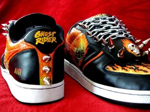 wearmyart: Hand painted ‘Ghost Rider’ custom Nikes with custom spikes, emblem and chain 