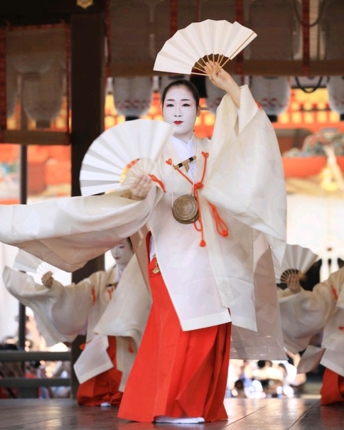 geimei:  July 2018: Geiko Hisamomo (Tanmika Okiya) of Pontocho performing the Kabuki Odori at the Ya