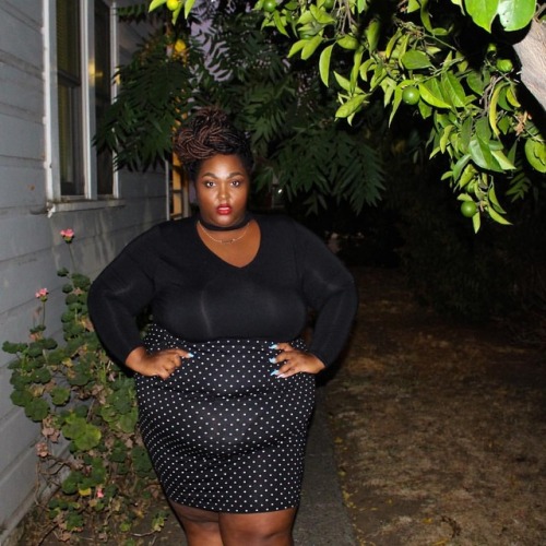 Muvah&hellip; • Chocked neck bodysuit and polka dot skirt from @simplybeusa use the code “SBsummer7”