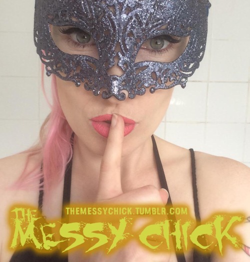 cockvom: themessychick: So its here! The mask comes off in my latest vid, I cover myself in shit a