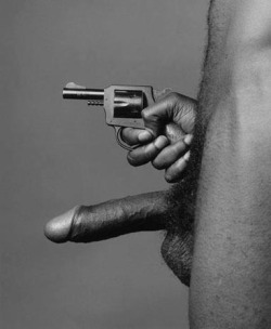 musclenoir:  Photos by Robert Mapplethorpe  perfection of our Masters Hail to the Black New World Order