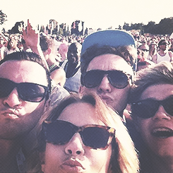 alohoran:  ❝@carolineflack1: It’s SO hot at V… Were literally on the edge of