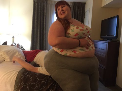 Sex ssbbw4love:  SSBBW Kellie Kay’s squashing pictures