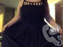 missfreudianslit:  What is Miss Fiona wearing today? [x]   very cool dress!