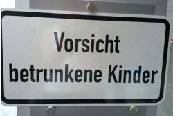 160613:  artdolf-hipster:  Man sagt, ein betrunkener sagt die Wahrheit und ein Kind.  Also kidnappe ich ein Kind und mix ihn ein Drink 