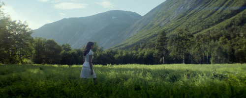 wardrobemalfunctioned:  Ex Machina (2015) dir. Alex Garland / DP: Rob Hardy