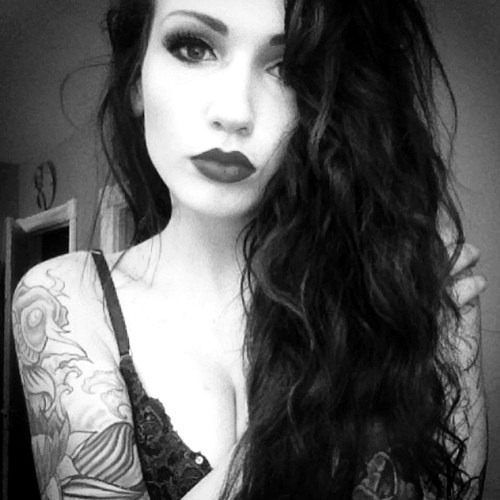 inkglamour:  cute ink girl 