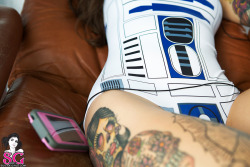 ohmygodbeautifulbitches:  Dimples  Hot sn luv thy R2D2 undies