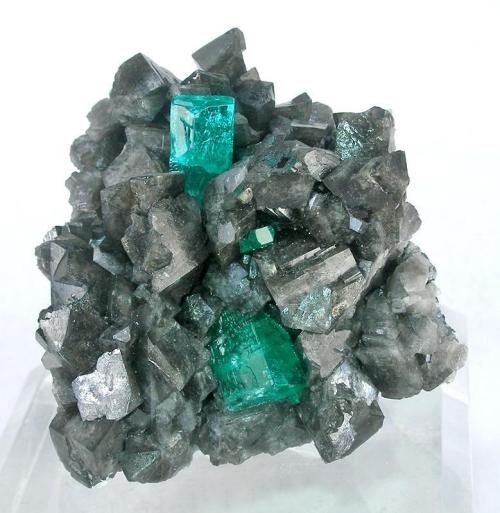 Emeralds and oxygen: Back to the source.Finding out where emeralds come from is a tricky business. L