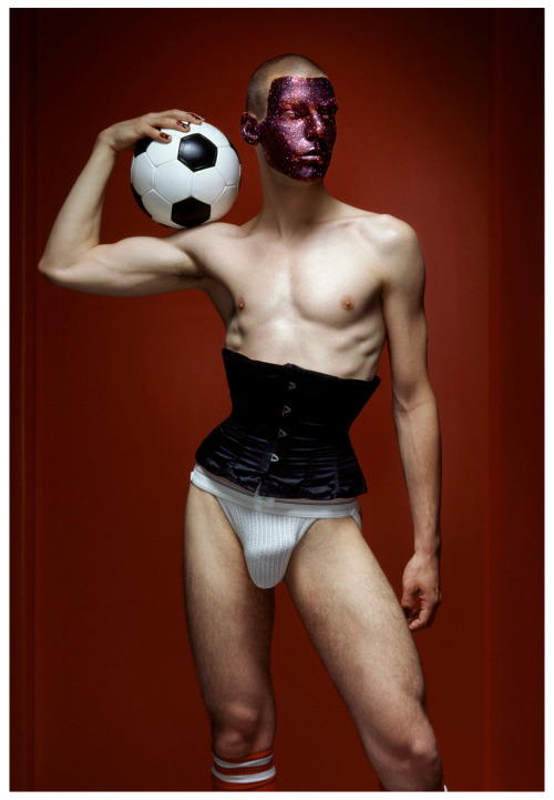felixinclusis:robertocustodioart: Rouge Boy by Erwin Olaf,  2005 